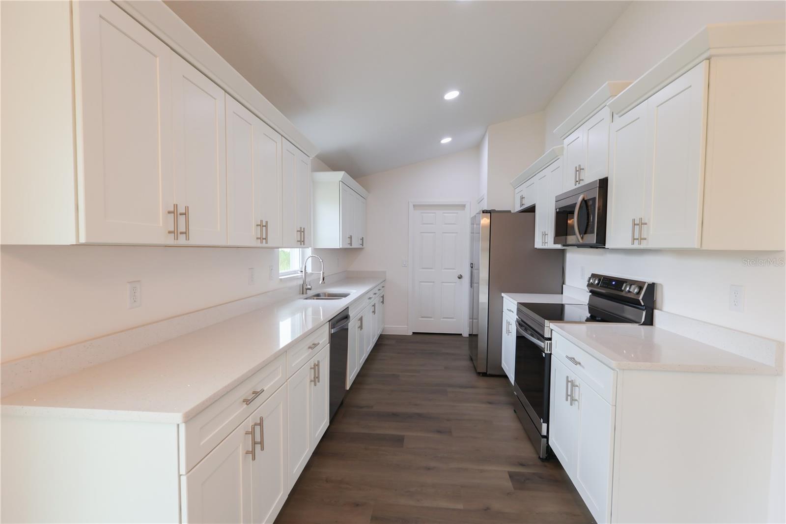 RAINBOW PARK UN #2 - Residential Lease