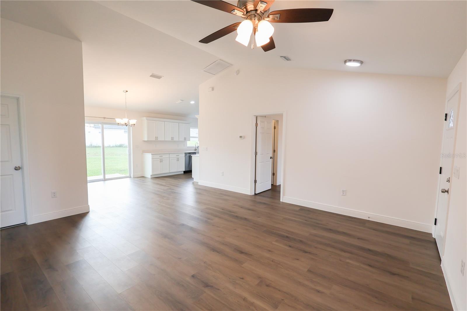 RAINBOW PARK UN #2 - Residential Lease