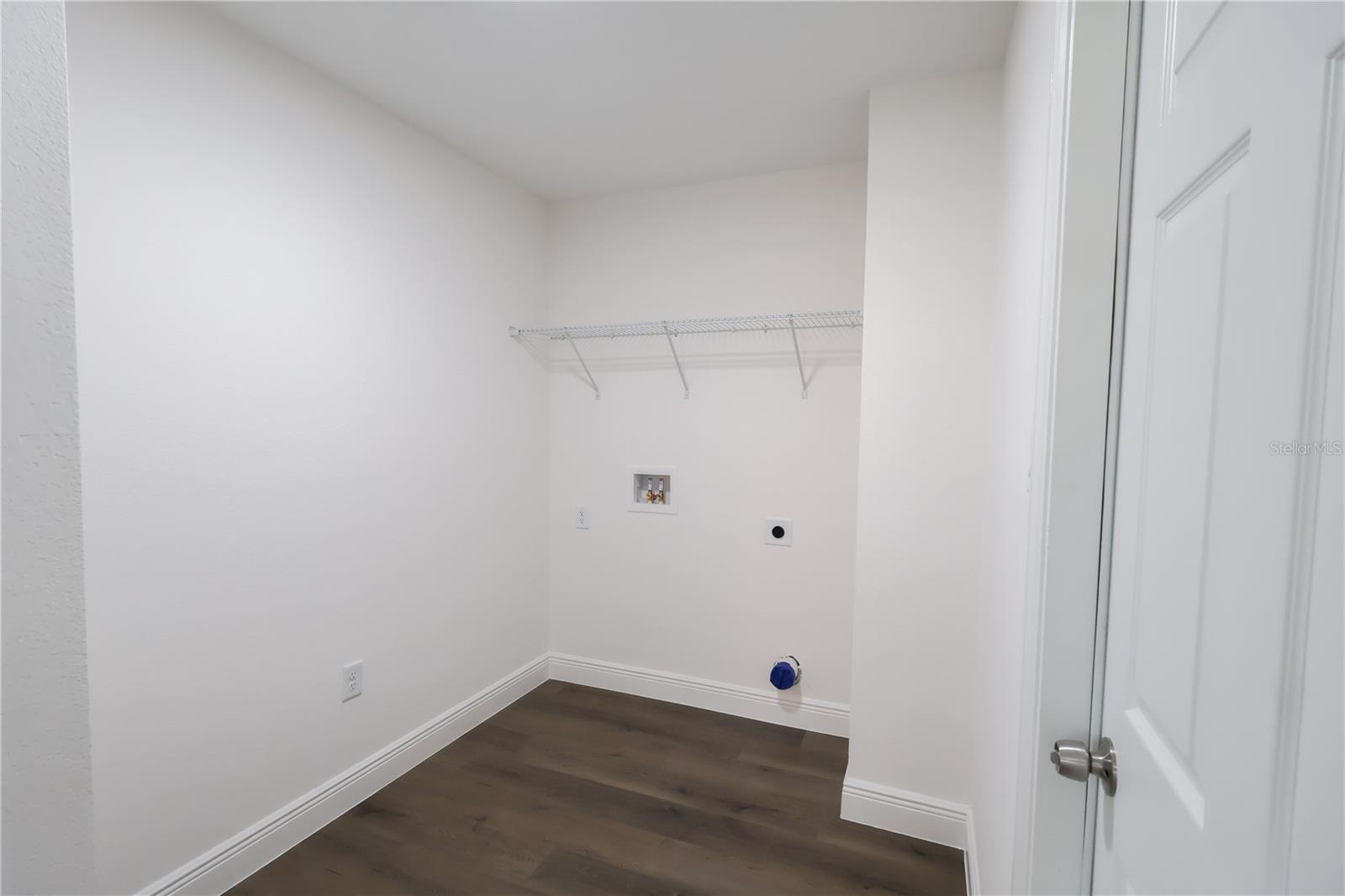 RAINBOW PARK UN #2 - Residential Lease