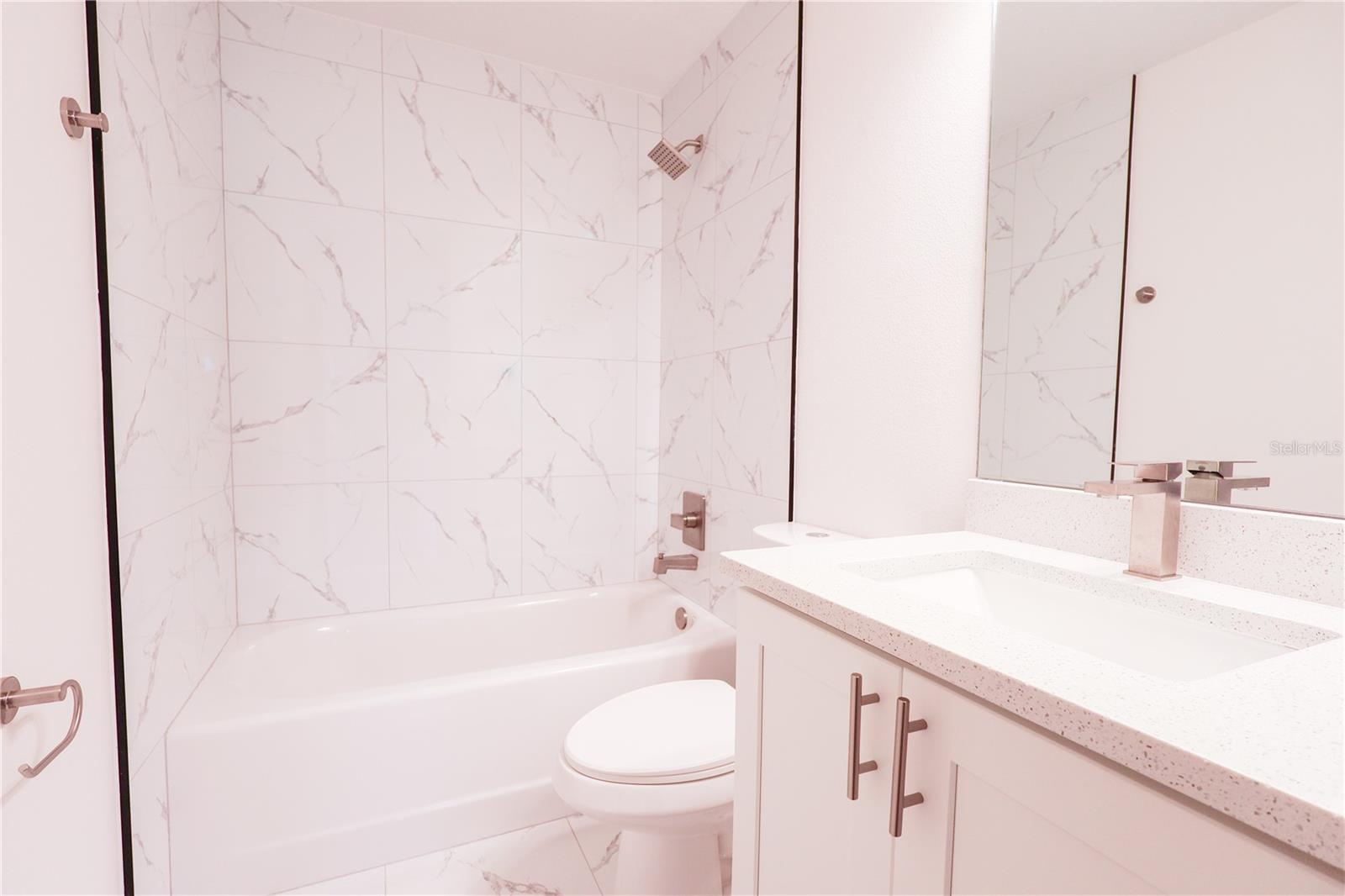 RAINBOW PARK UN #2 - Residential Lease