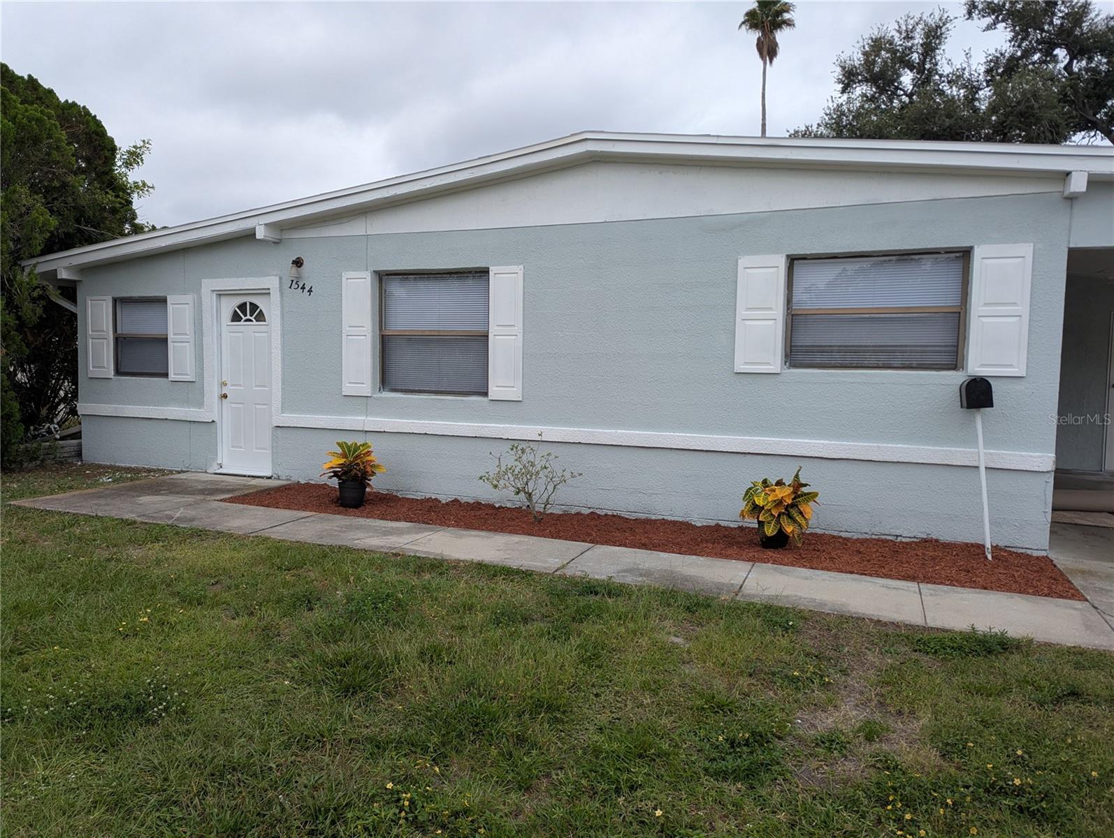Wonderful 2 bedroom 1 bath home with bonus room in North St Pete. The home has a large living room, open eat-in kitchen and 2 good sized bedrooms. There is a bonus room with it's own entrance that would be a great home office or a 3rd bedroom if needed. The property has a huge fenced back yard, carport and laundry room. It is located in close proximity toI-275, Gandy Blvd and Gandy beach area.