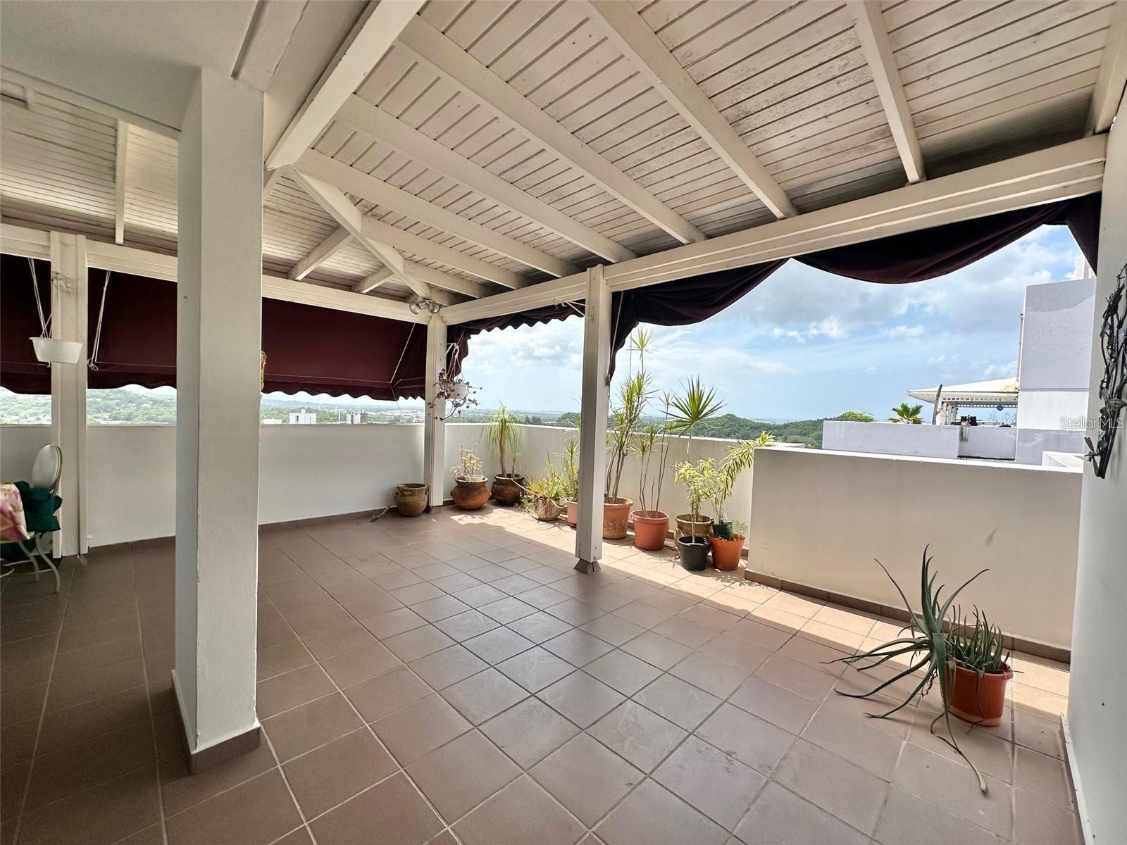 1026 AVE. LUIS VIGOREAUX PH-Sur