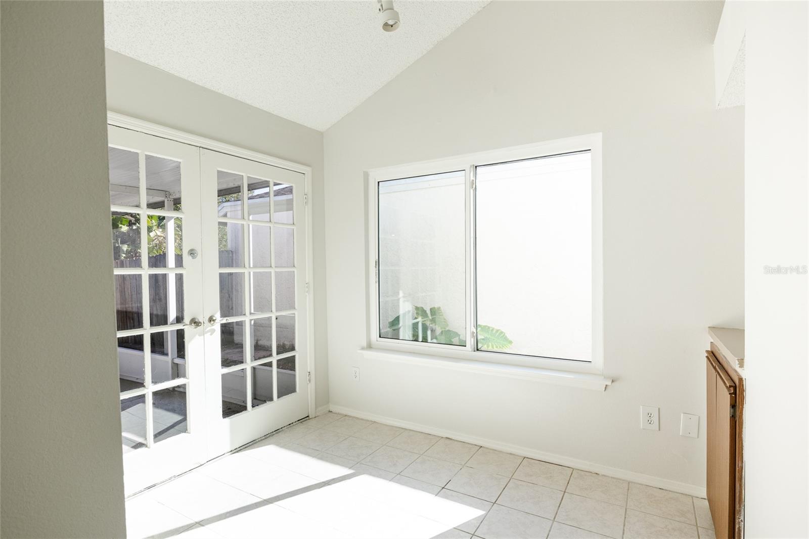 LAKE PADGETT ESTATES EAST - Residential