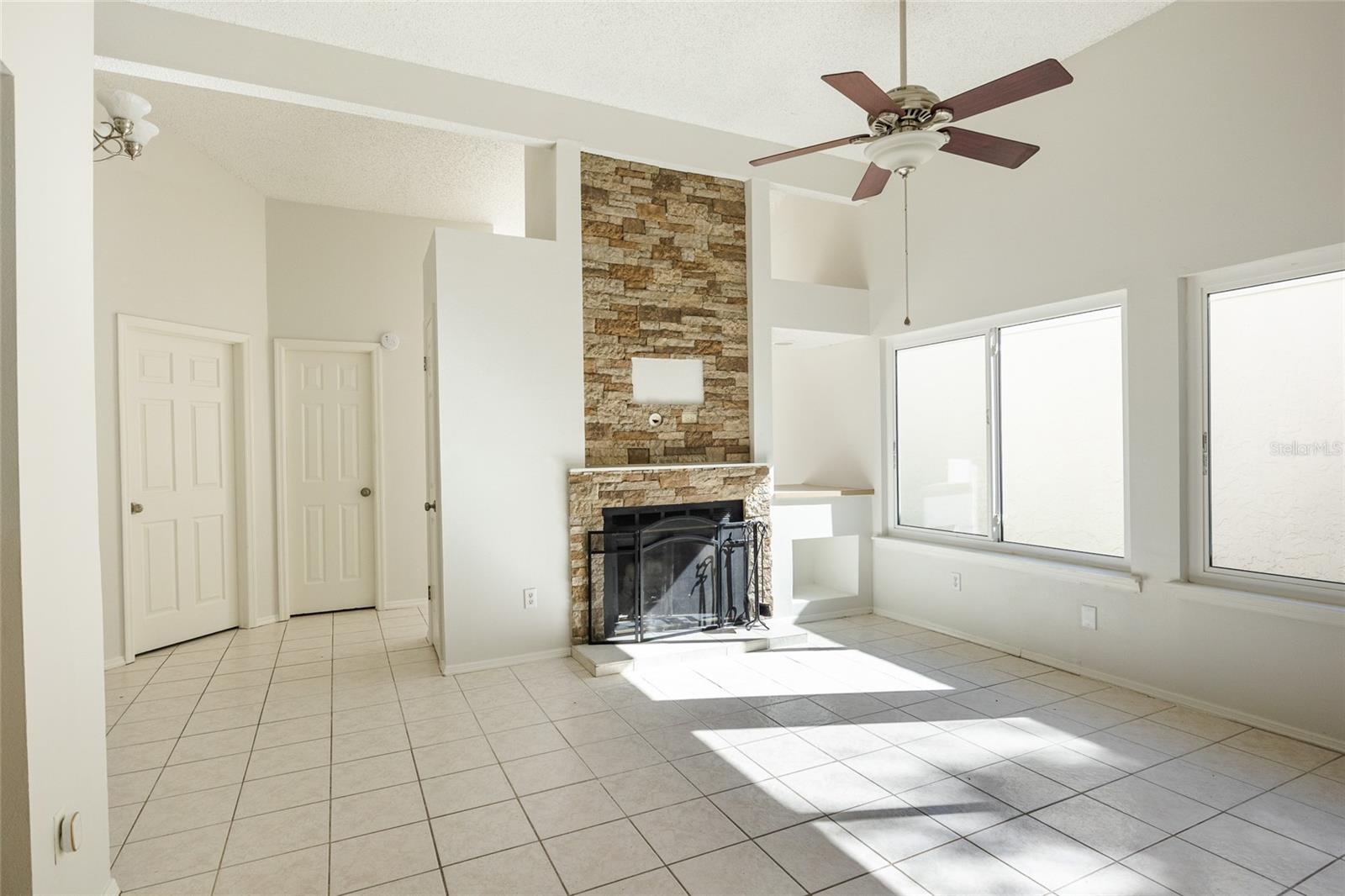 LAKE PADGETT ESTATES EAST - Residential