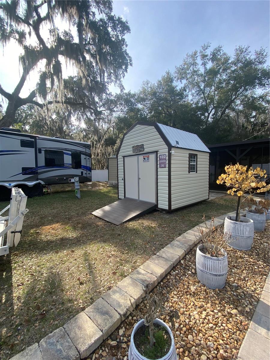 SALT SPRINGS RESORT - Residential