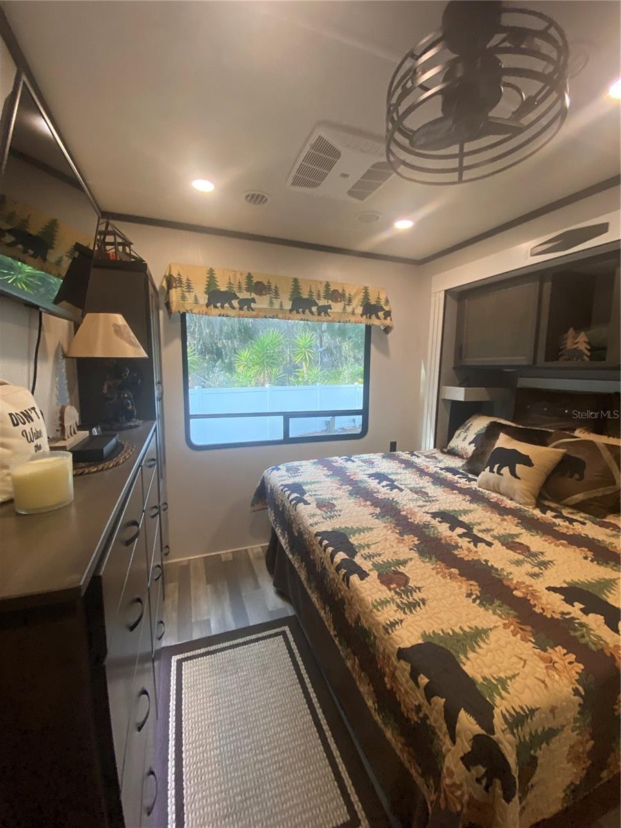 SALT SPRINGS RESORT - Residential