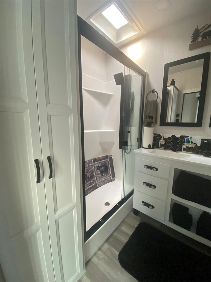 SALT SPRINGS RESORT - Residential