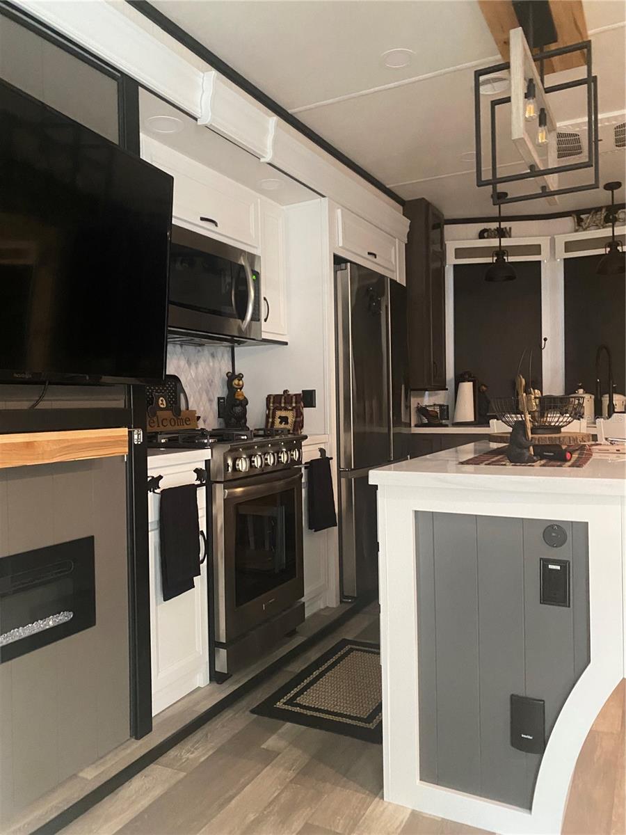 SALT SPRINGS RESORT - Residential