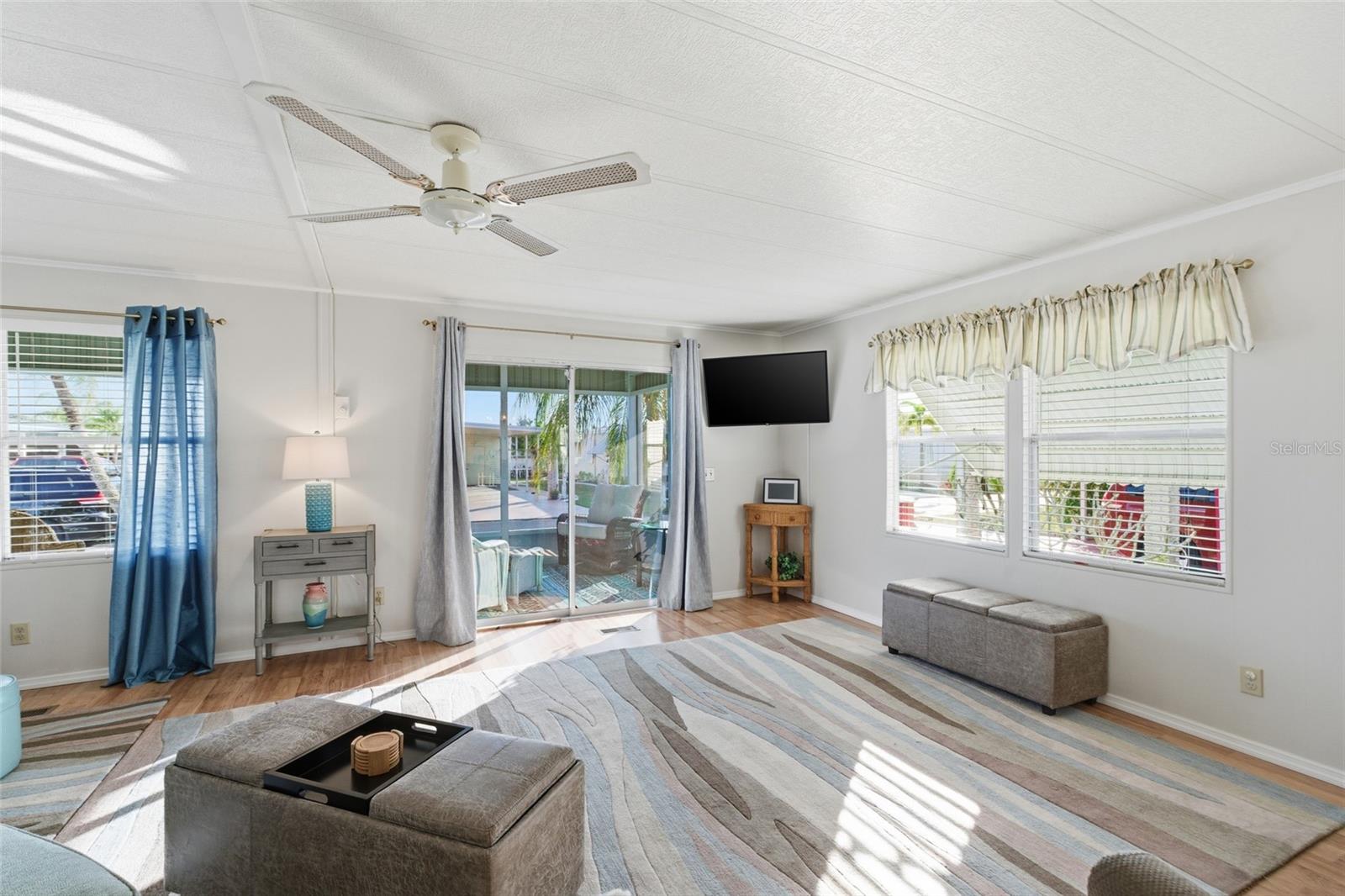 LAKE ARROWHEAD MOBILE VILLAGE PH 01 - Residential