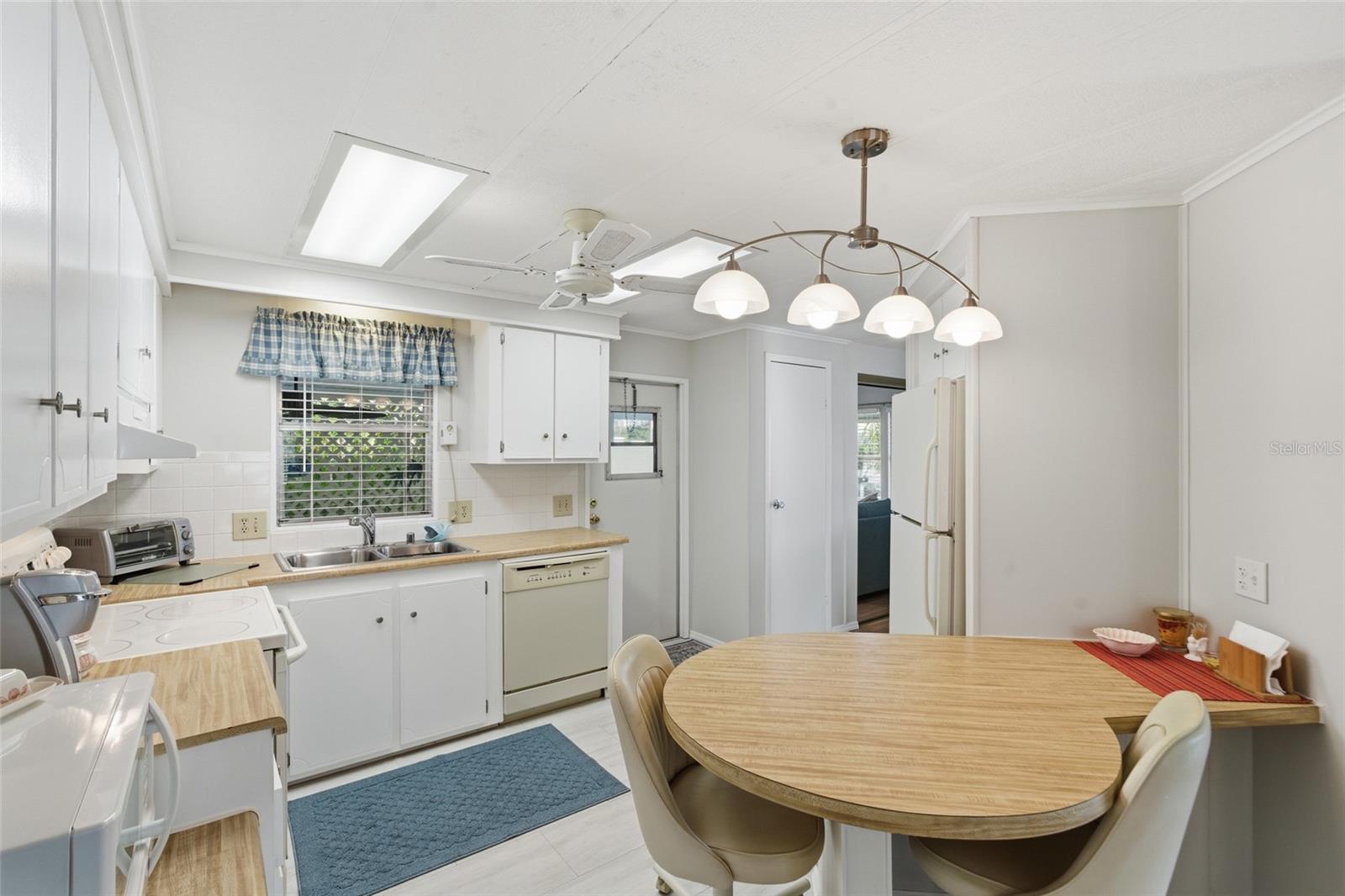 LAKE ARROWHEAD MOBILE VILLAGE PH 01 - Residential