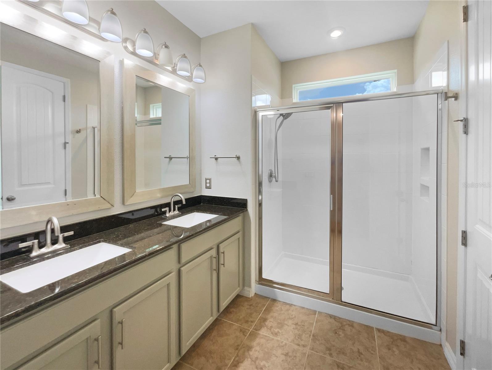 OAKLAND TRLS PH 2 - Residential