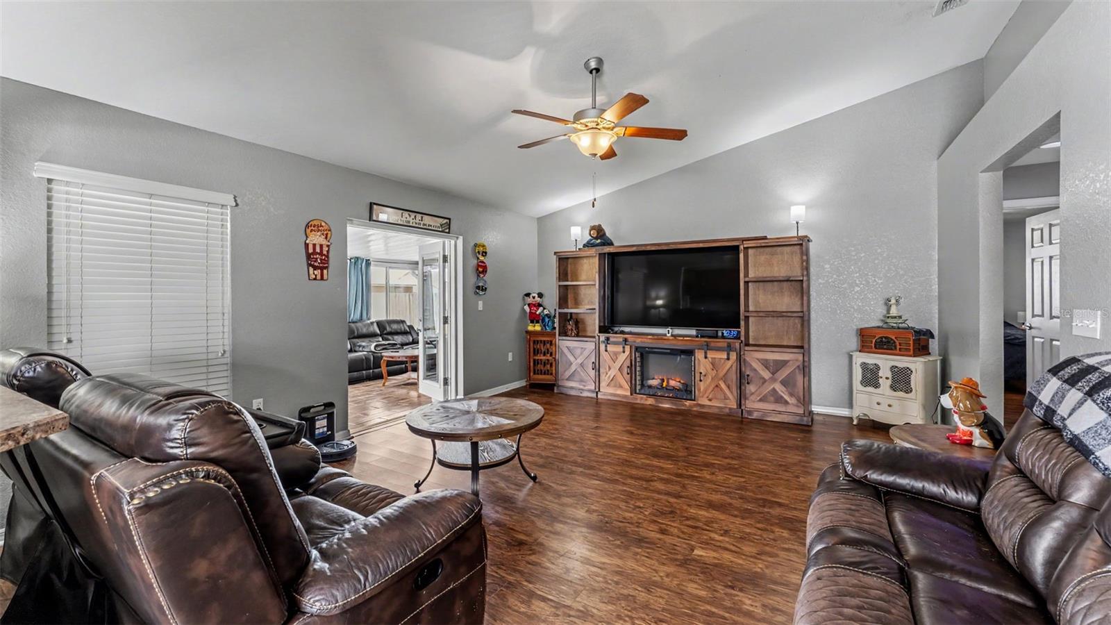 WINCHESTER ESTATES - Residential