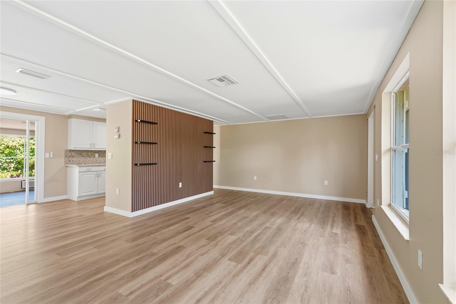 SOUTH VENICE - Residential