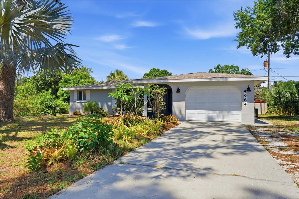 Photo of 5984 Diana Road, Venice, FL 34293 (MLS # A4693919)