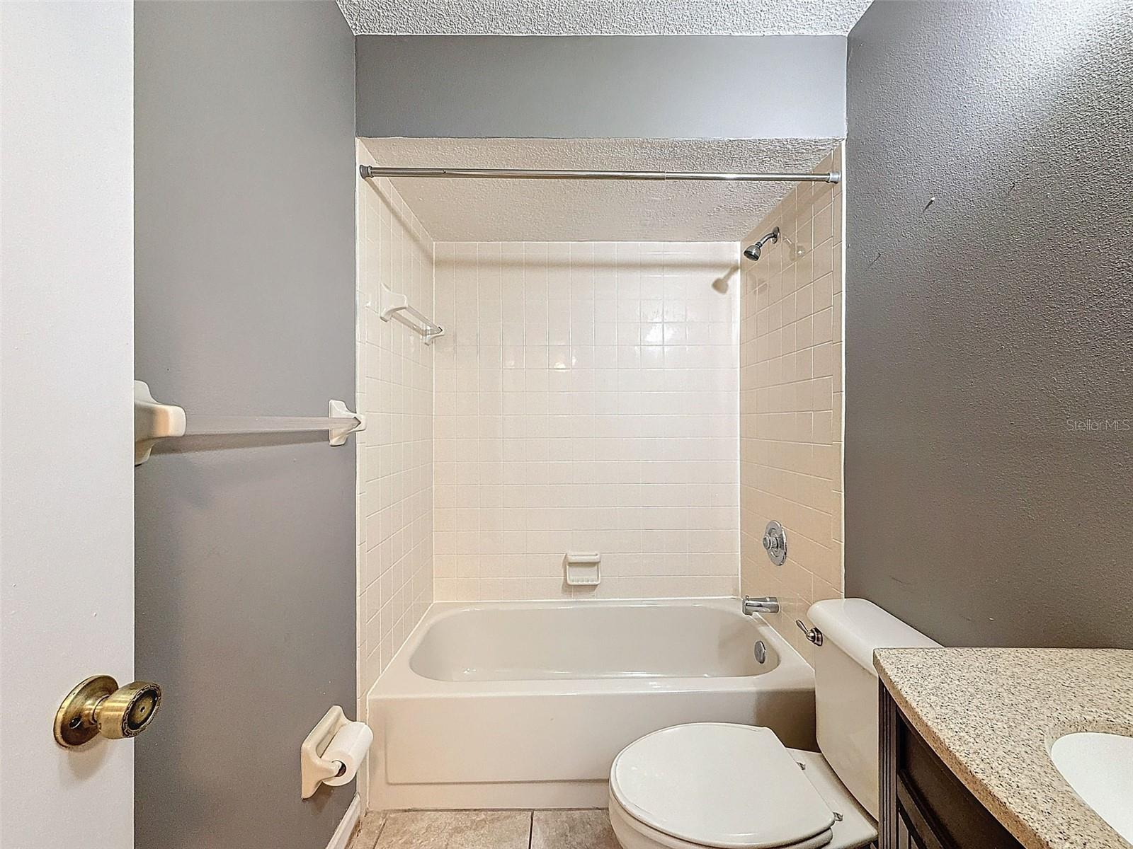 BROOKVIEW VILLAS - Residential Lease