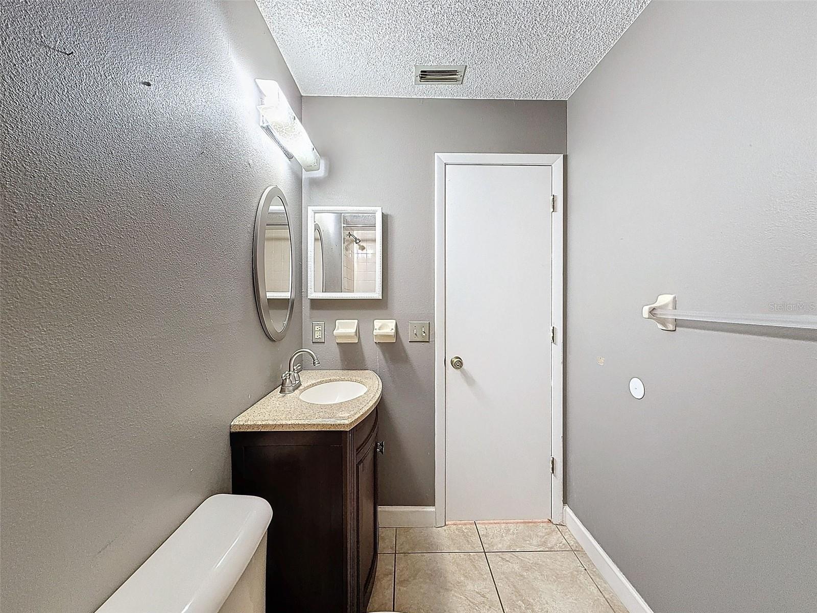 BROOKVIEW VILLAS - Residential Lease