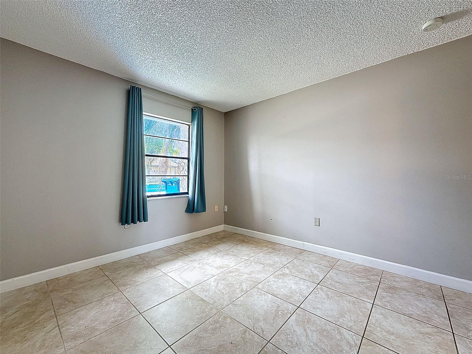 BROOKVIEW VILLAS - Residential Lease