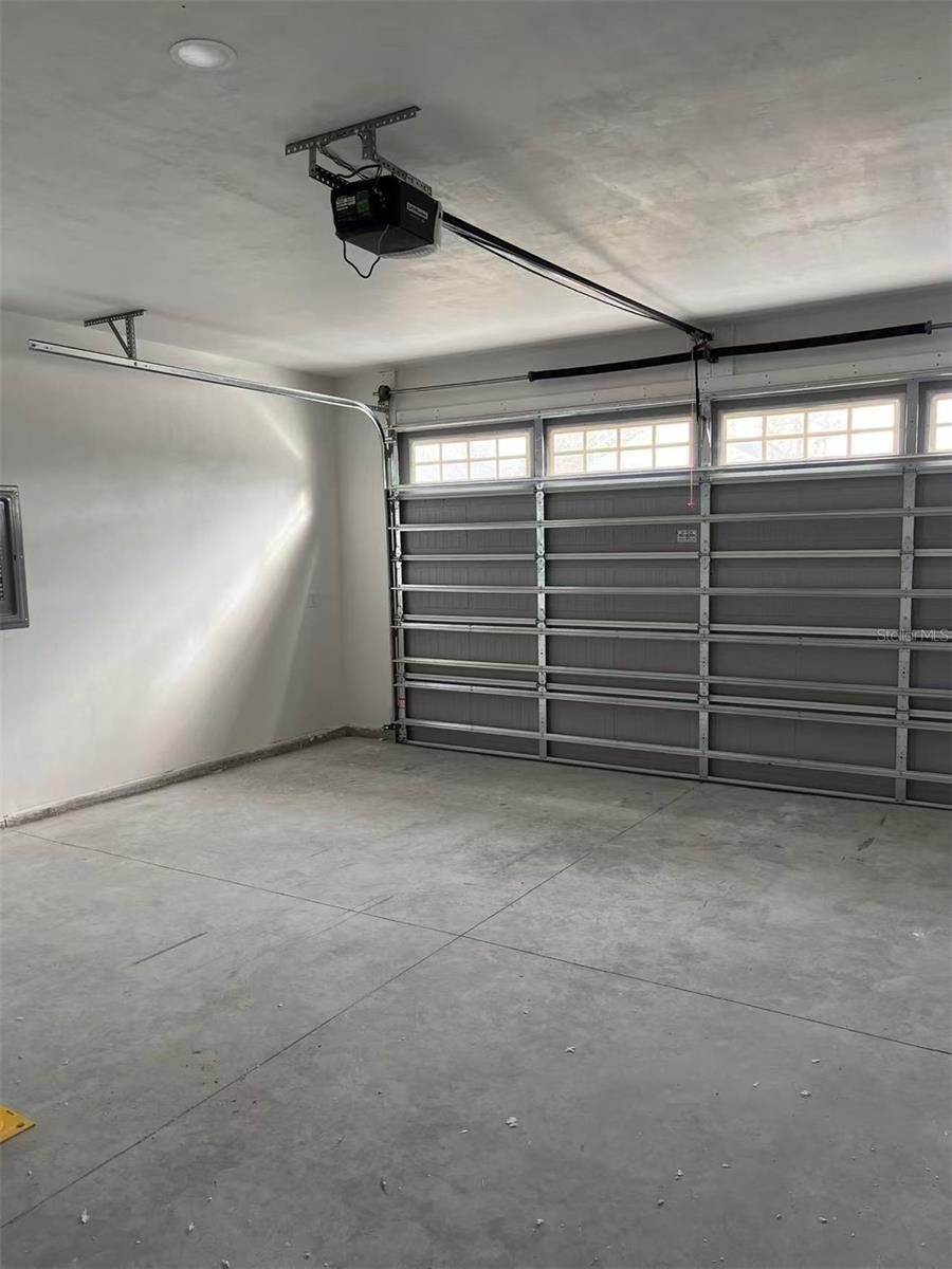 GRAND OAKS - Residential Lease