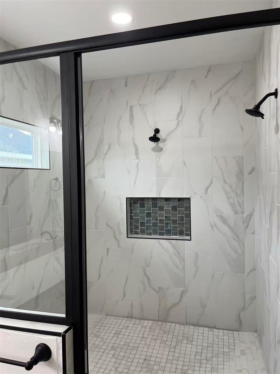 GRAND OAKS - Residential Lease