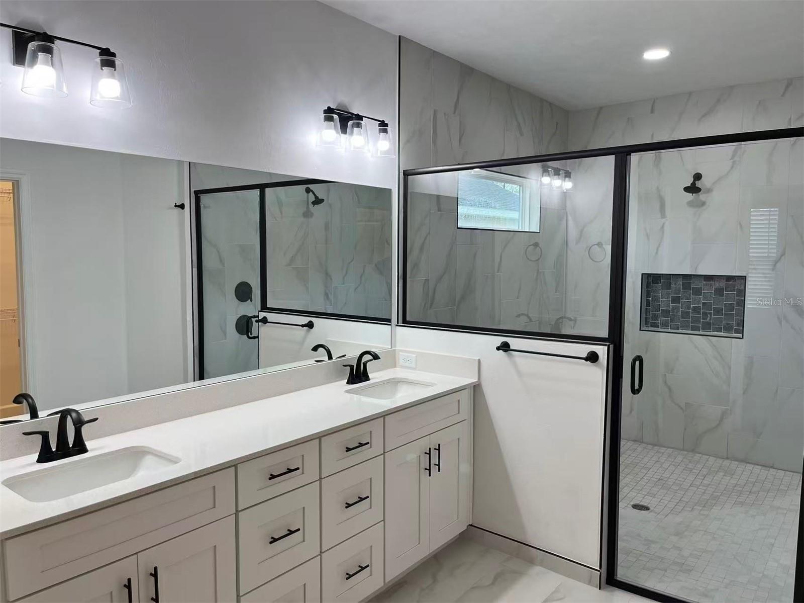 GRAND OAKS - Residential Lease