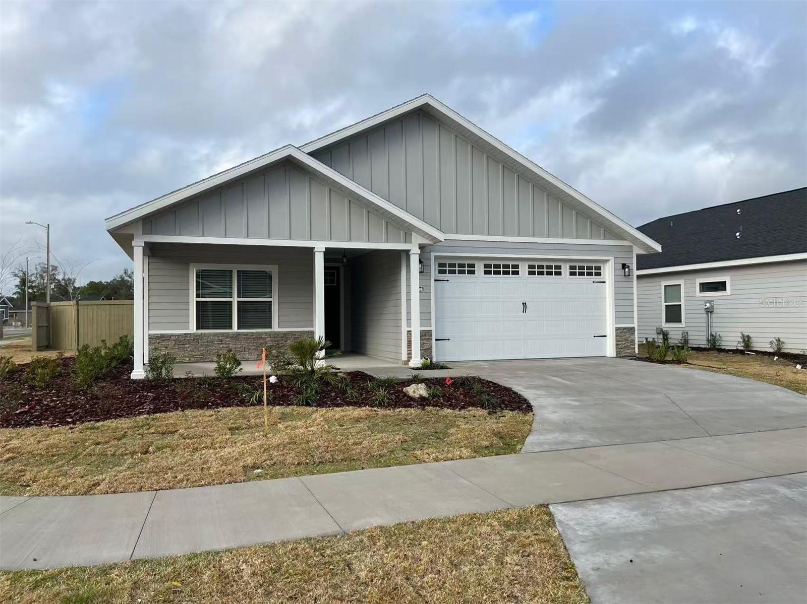 GRAND OAKS - Residential Lease