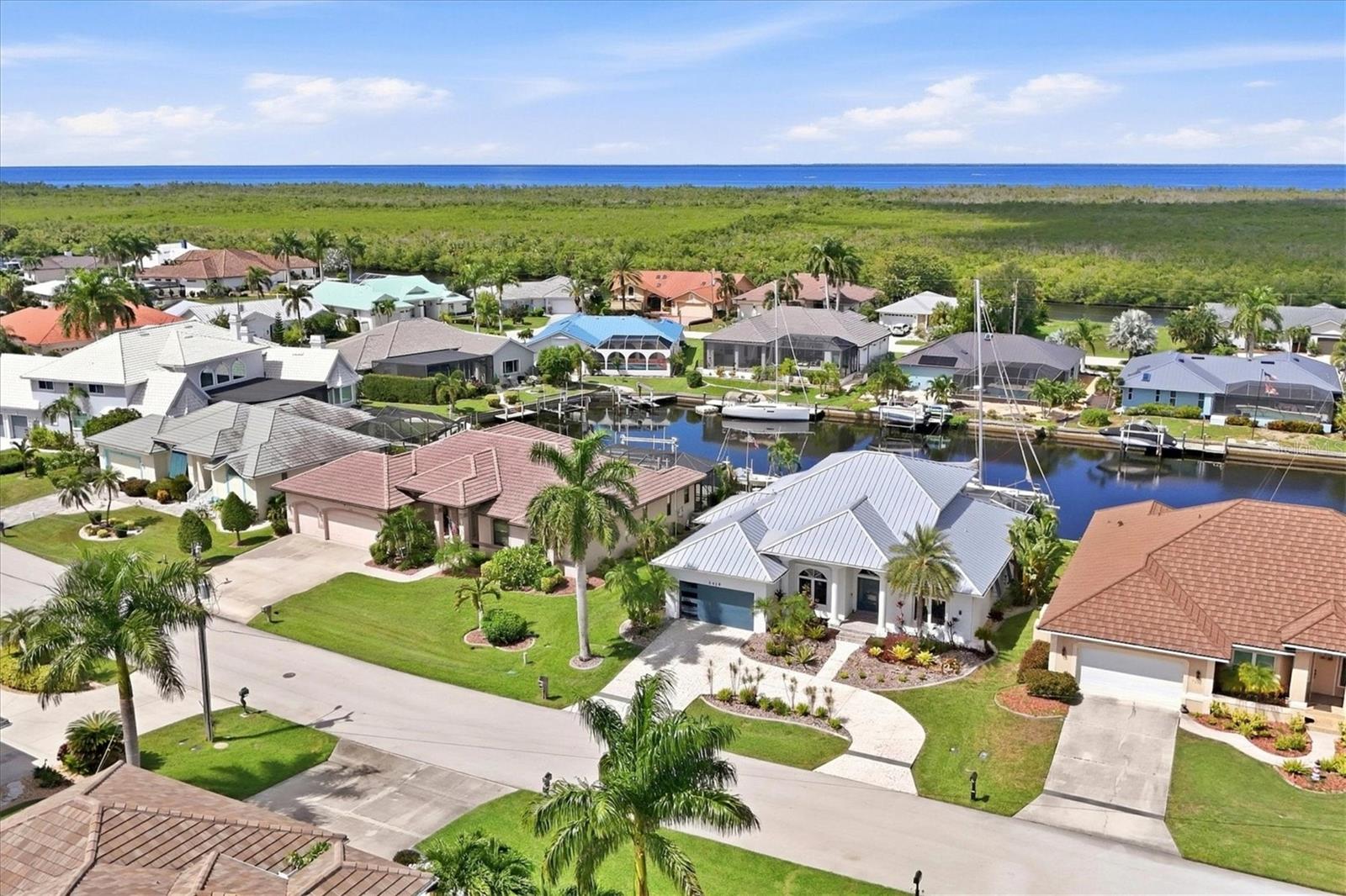 3419 CURACAO COURT, PUNTA GORDA, FL, 33950 2 3419 CURACAO COURT