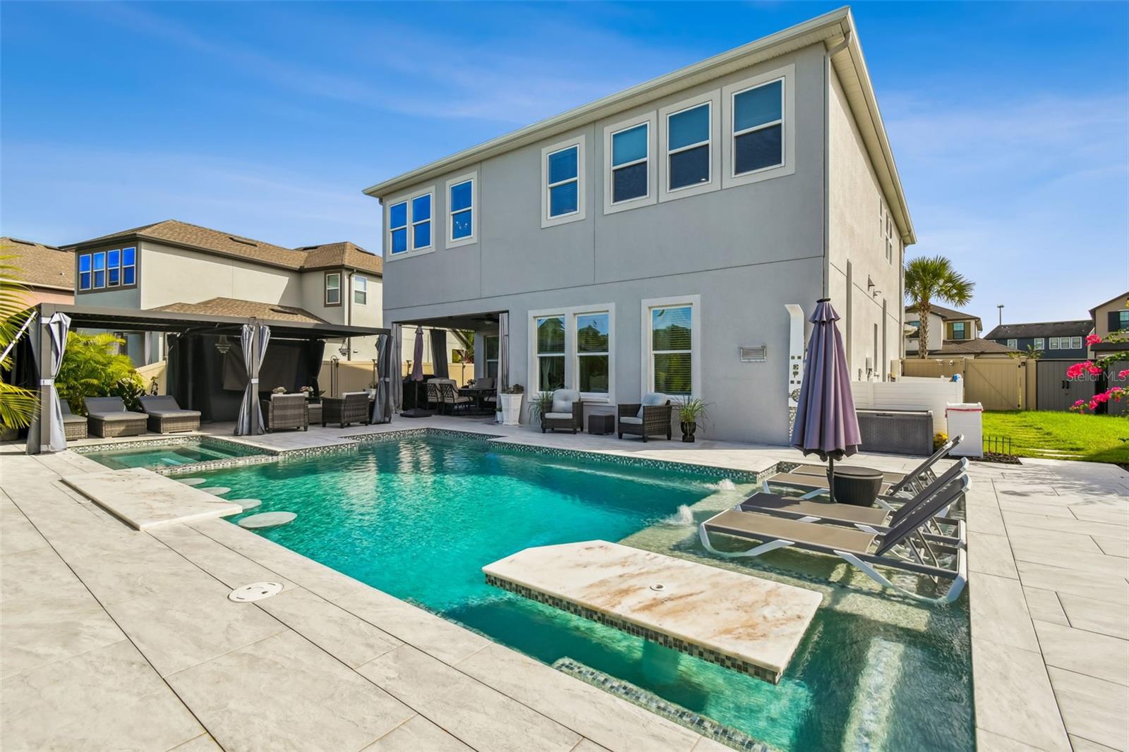 ESTANCIA - Residential