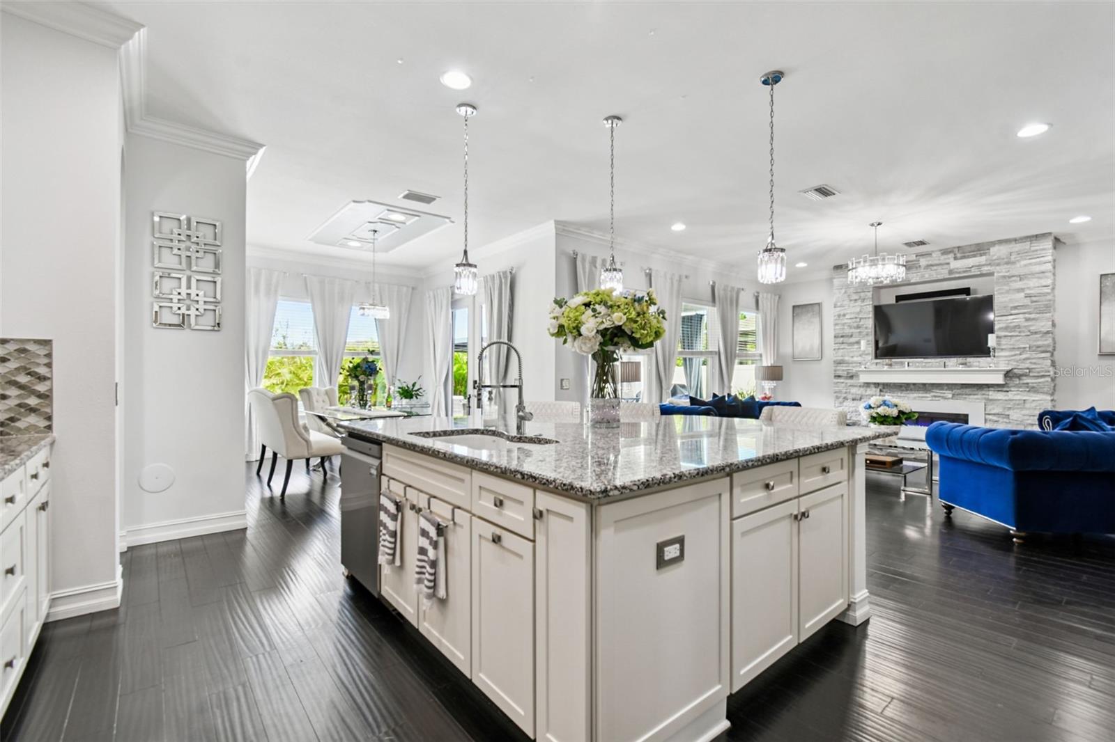 ESTANCIA - Residential