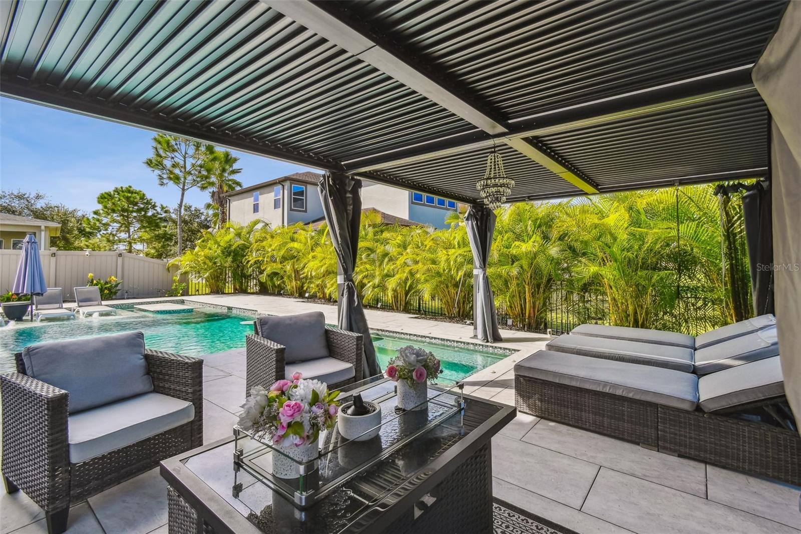 ESTANCIA - Residential