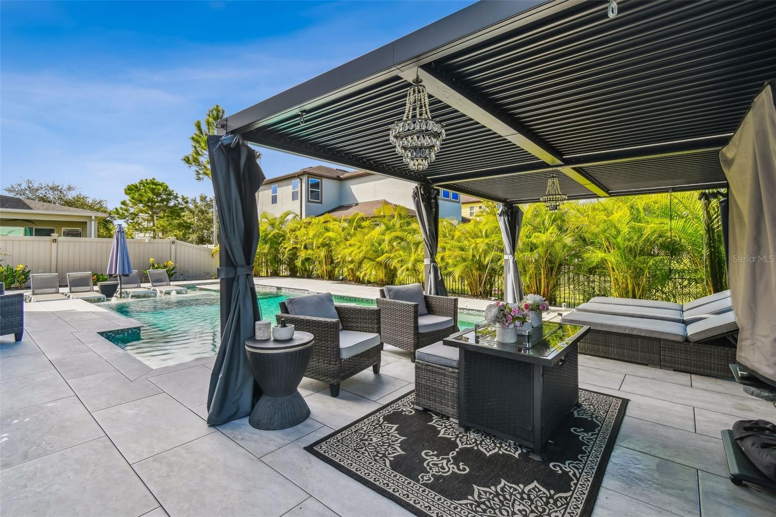 ESTANCIA - Residential