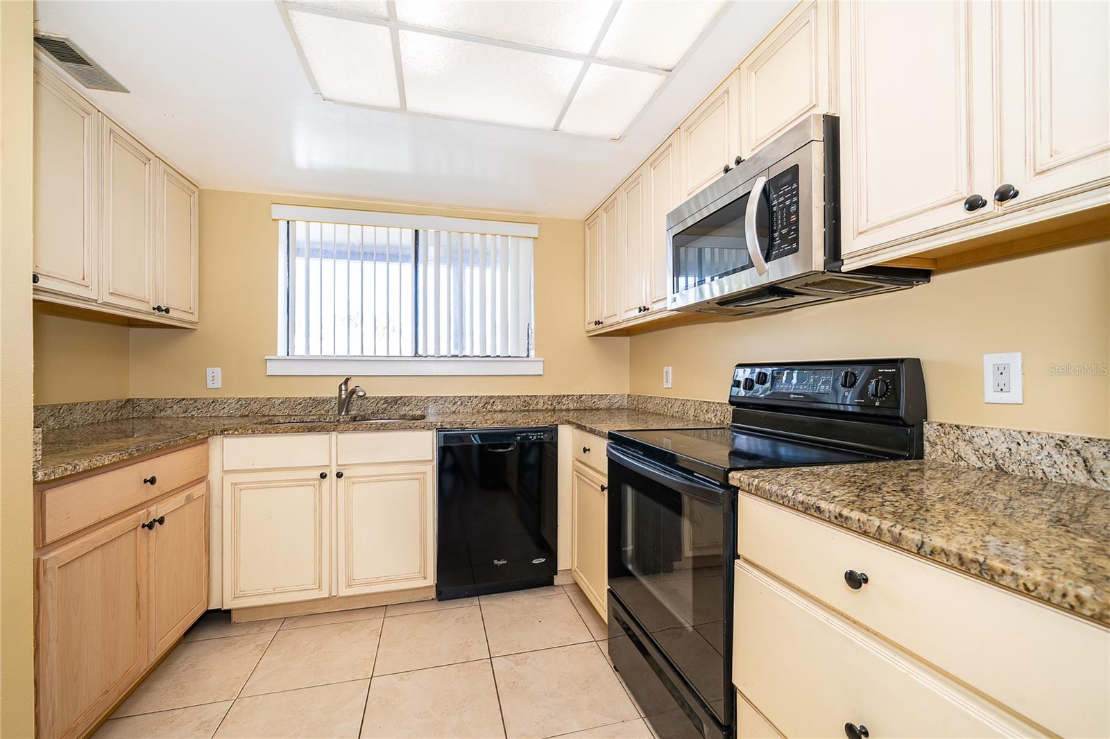 ORIENTA POINT CONDO 1 - Residential