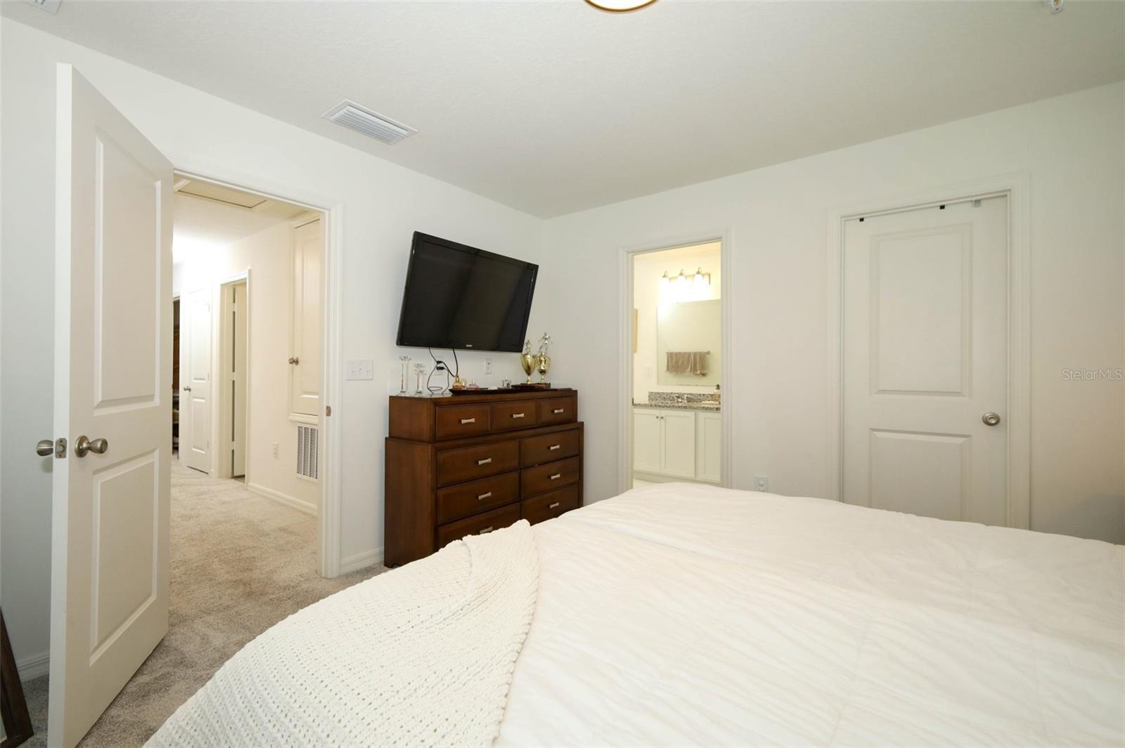 LANDINGS AT RIVERBEND - Residential Lease