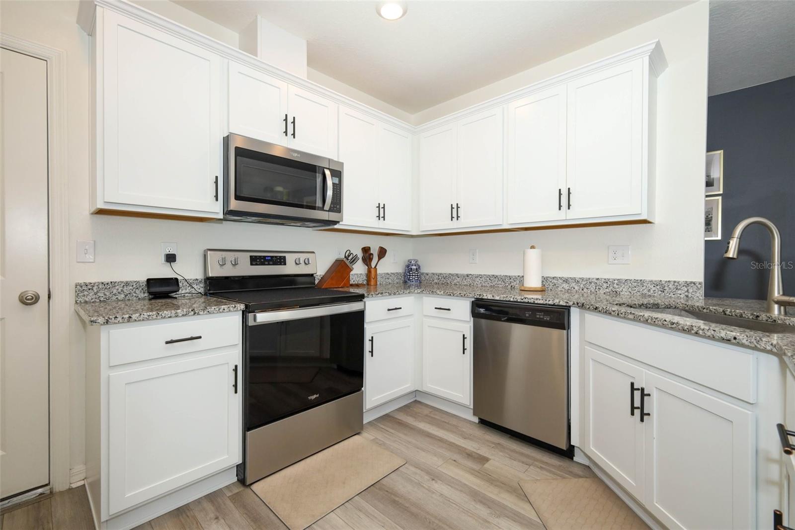 LANDINGS AT RIVERBEND - Residential Lease