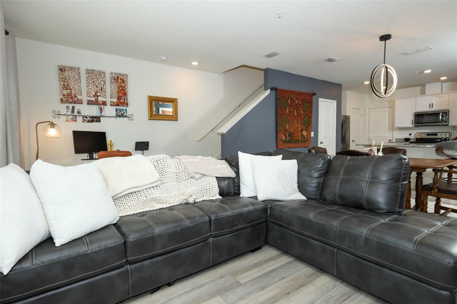 LANDINGS AT RIVERBEND - Residential Lease