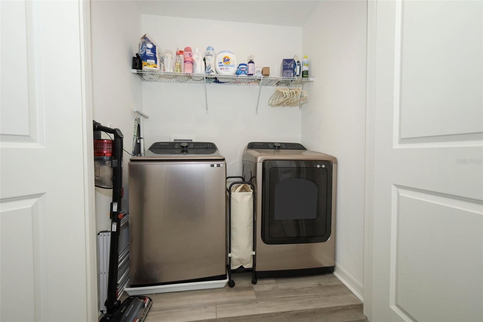 LANDINGS AT RIVERBEND - Residential Lease