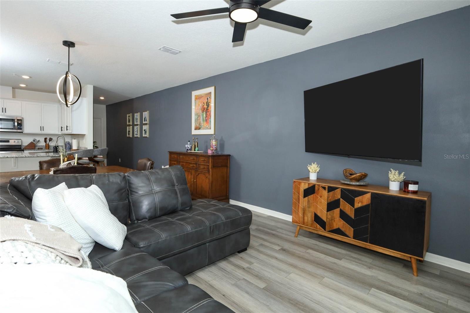 LANDINGS AT RIVERBEND - Residential Lease