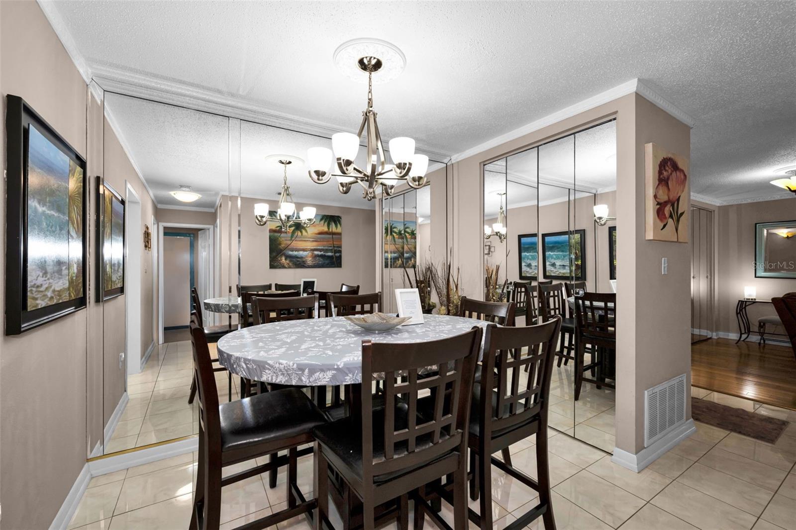 MEDITERRANEAN MANORS - Residential