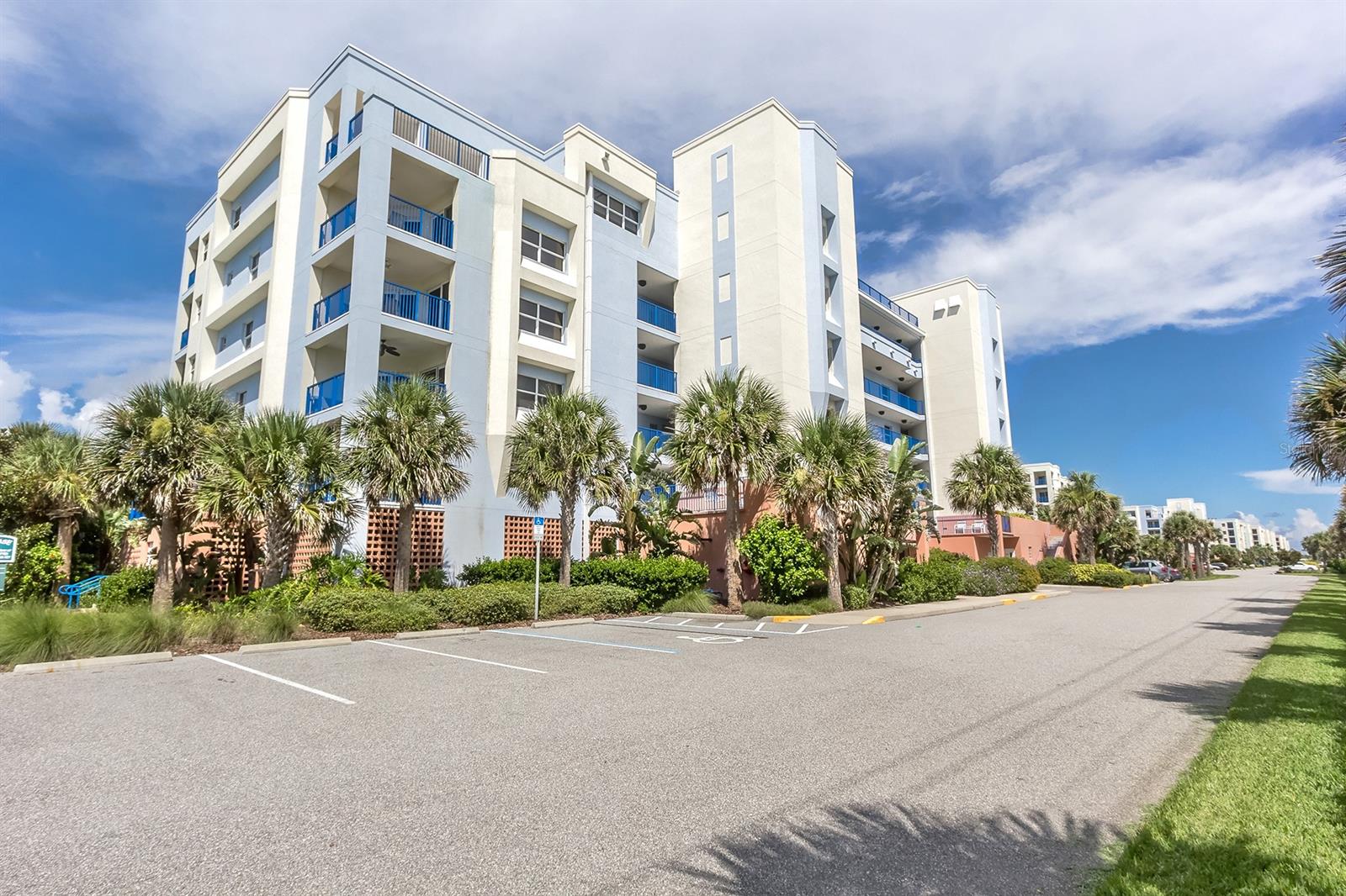 Ocean Walk/New Smyrna Beach Bl - Residential