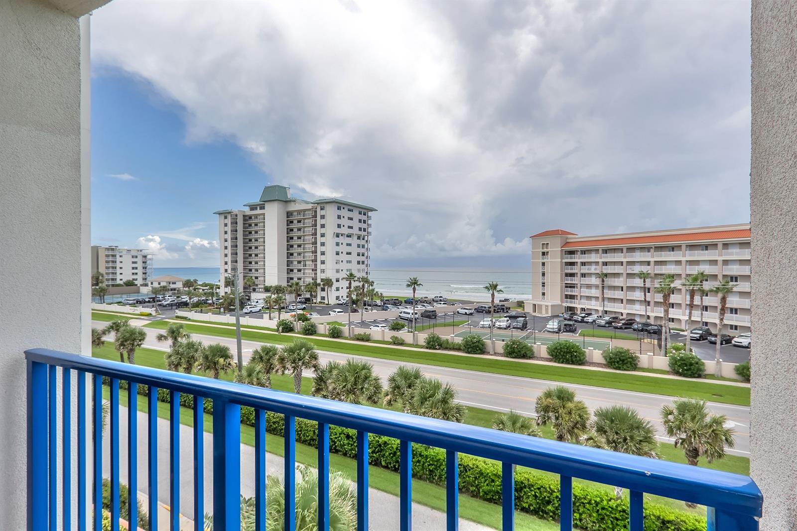 Ocean Walk/New Smyrna Beach Bl - Residential