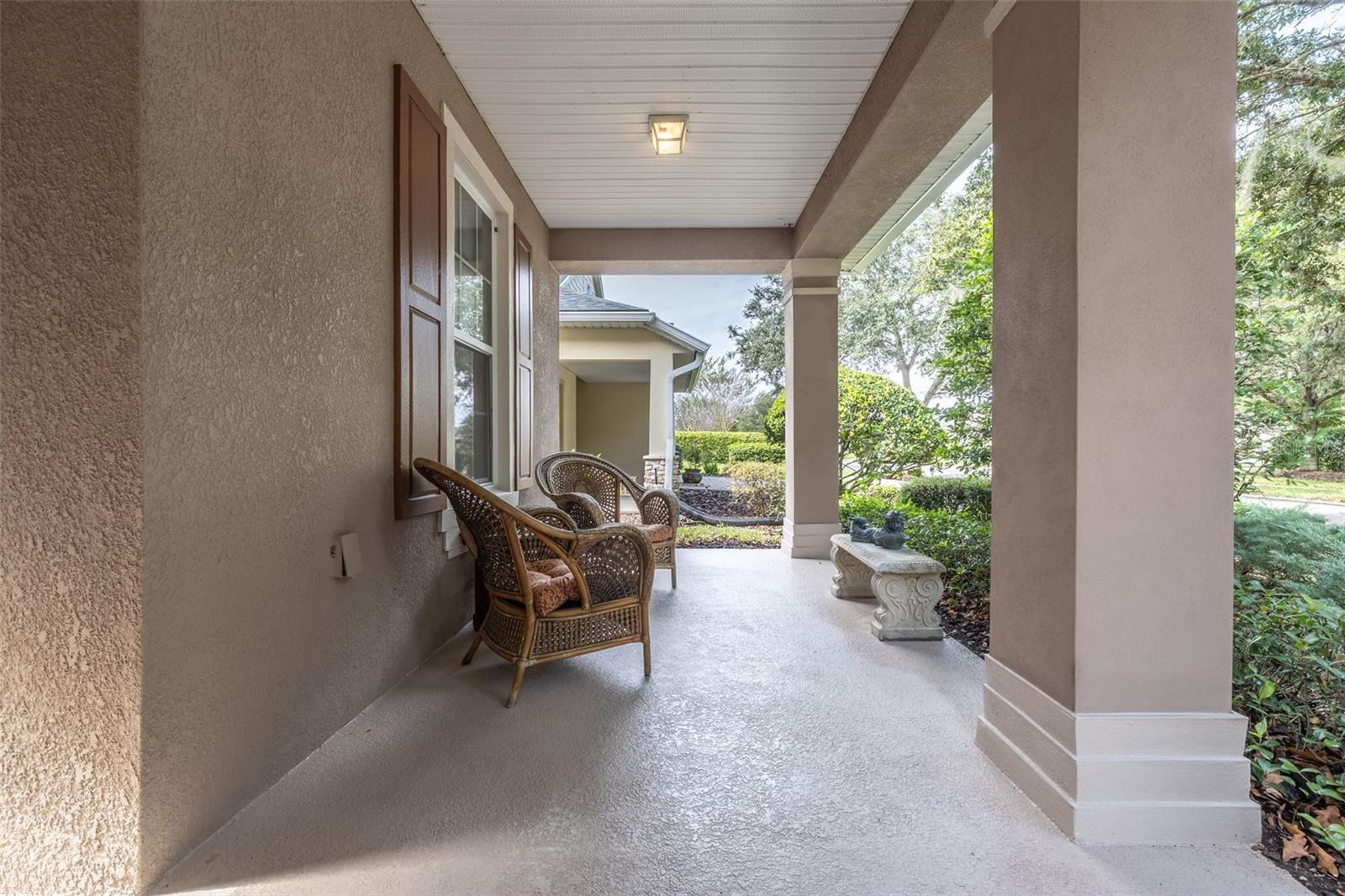 1594 LINCOLNSHIRE DRIVE