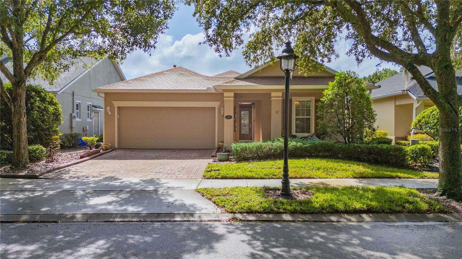 1594 LINCOLNSHIRE DRIVE