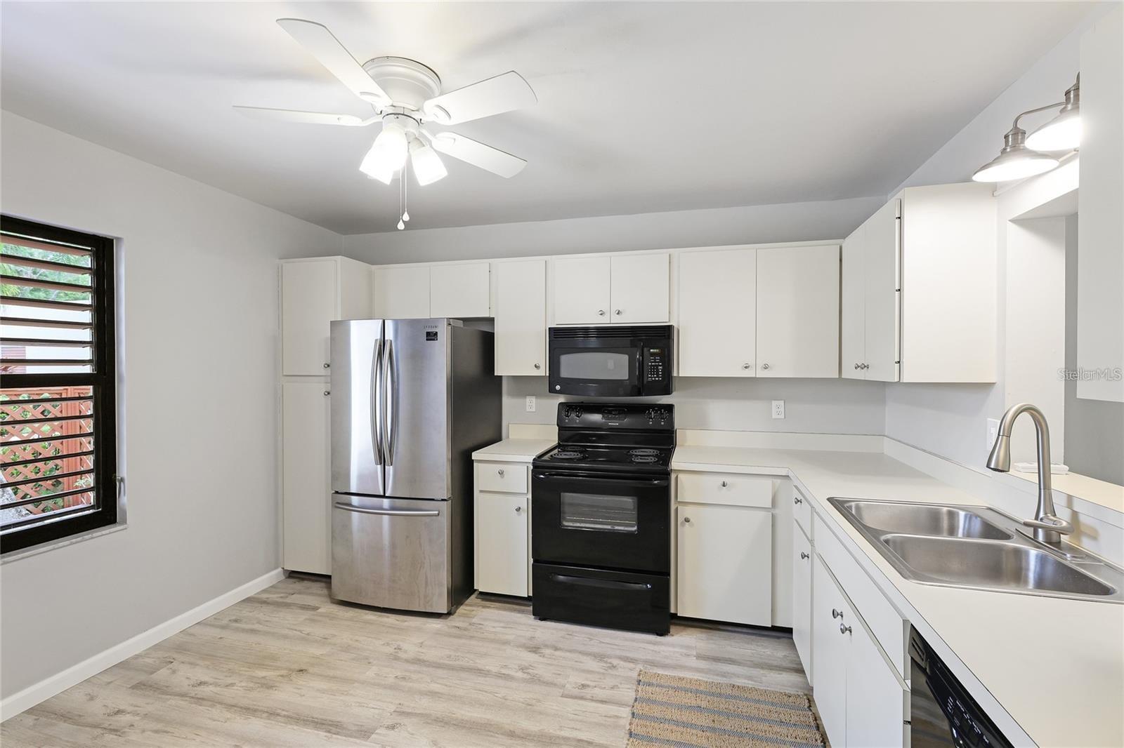 SPRING LAKES VI - Residential