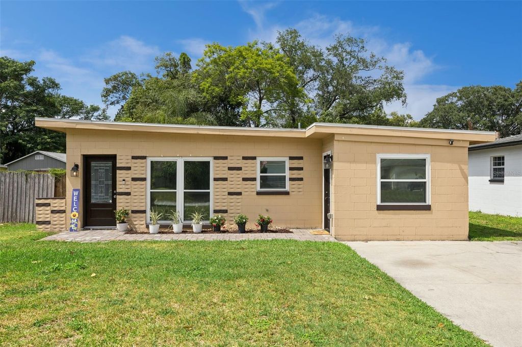 Photo of 1909 White Avenue, Orlando, FL 32806 (MLS # O6405549)
