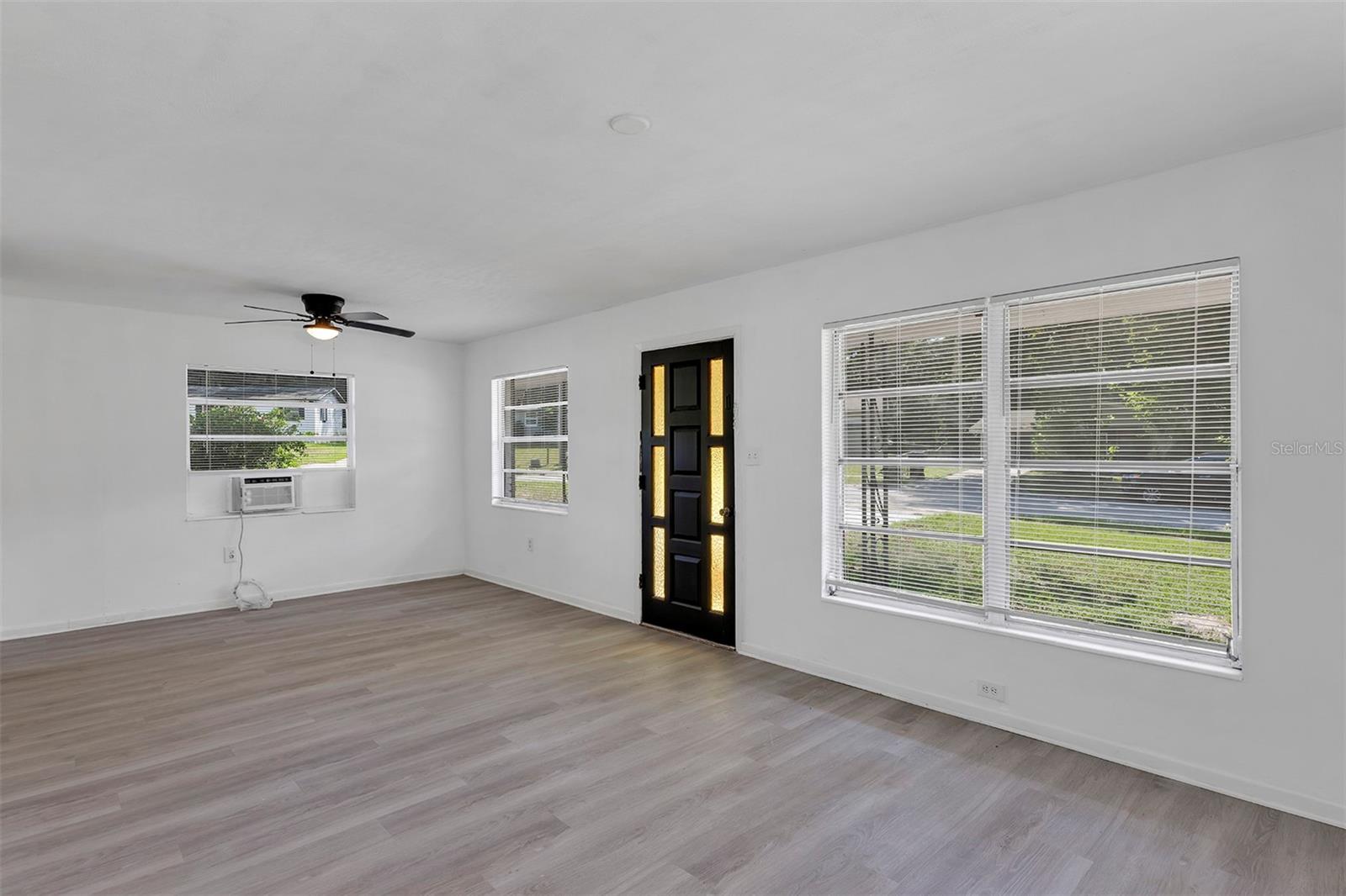 LEESBURG HAMPTON COURT - Residential Lease