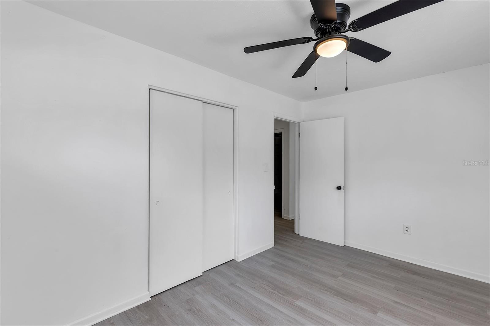 LEESBURG HAMPTON COURT - Residential Lease