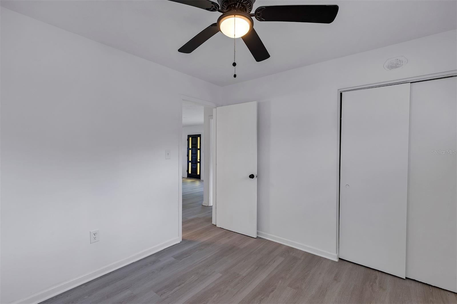 LEESBURG HAMPTON COURT - Residential Lease