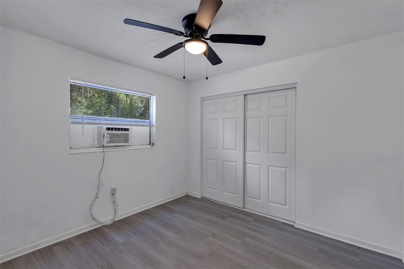 LEESBURG HAMPTON COURT - Residential Lease