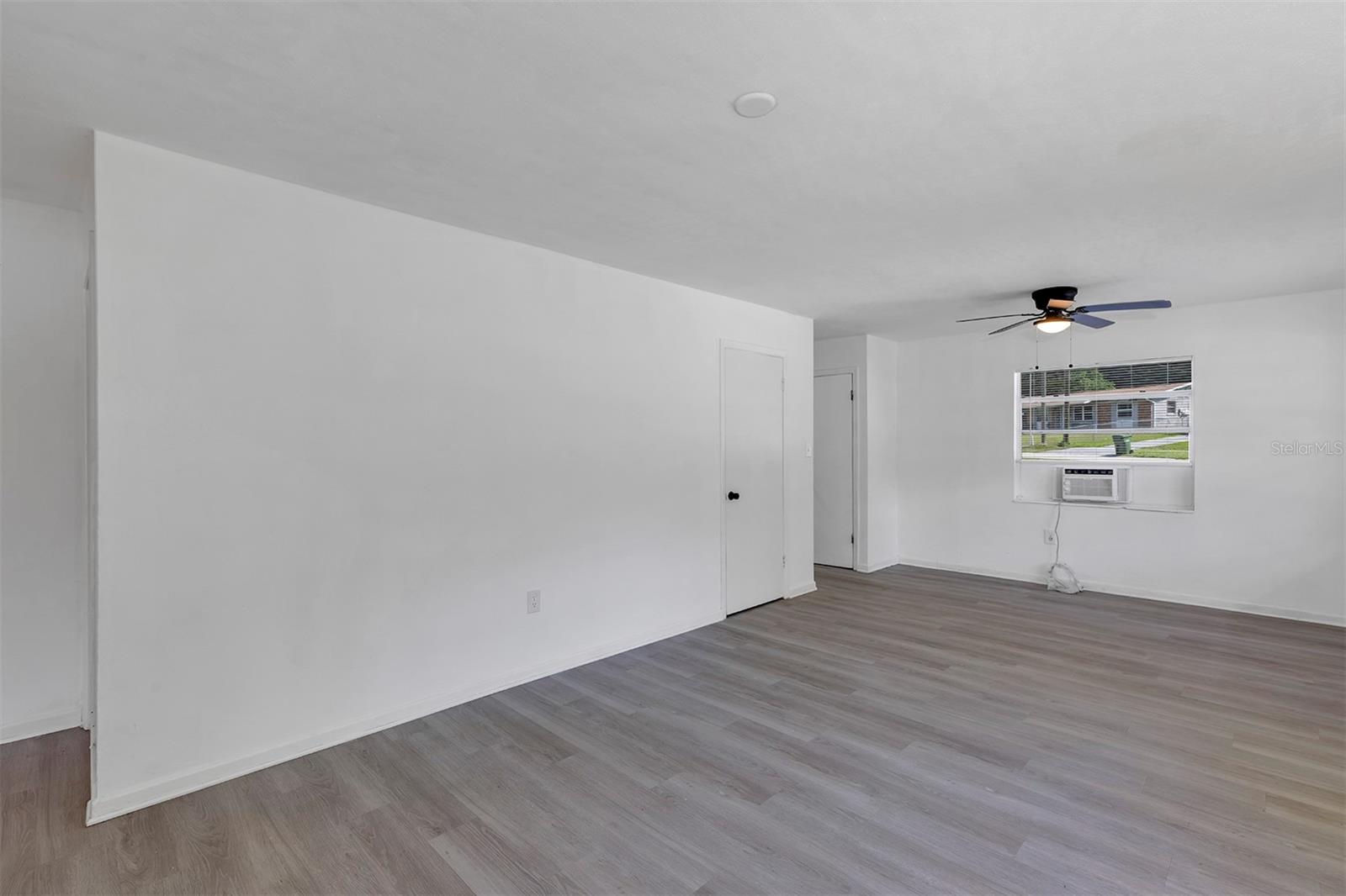 LEESBURG HAMPTON COURT - Residential Lease