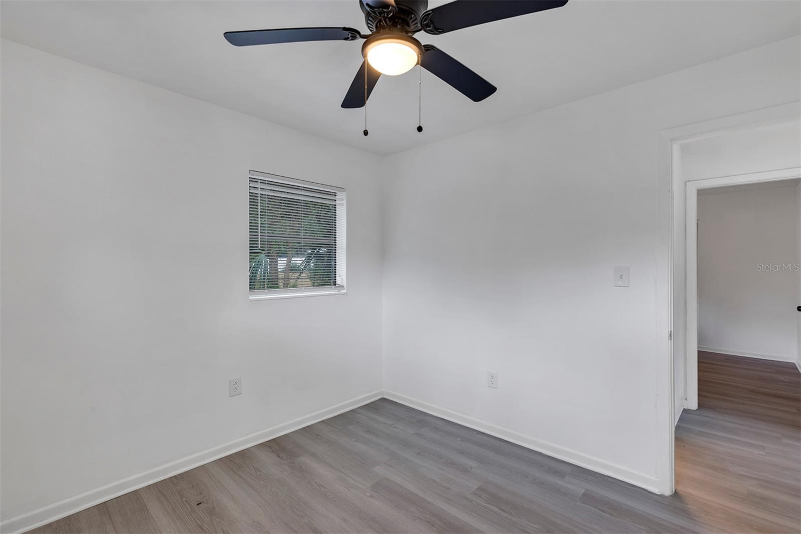 LEESBURG HAMPTON COURT - Residential Lease