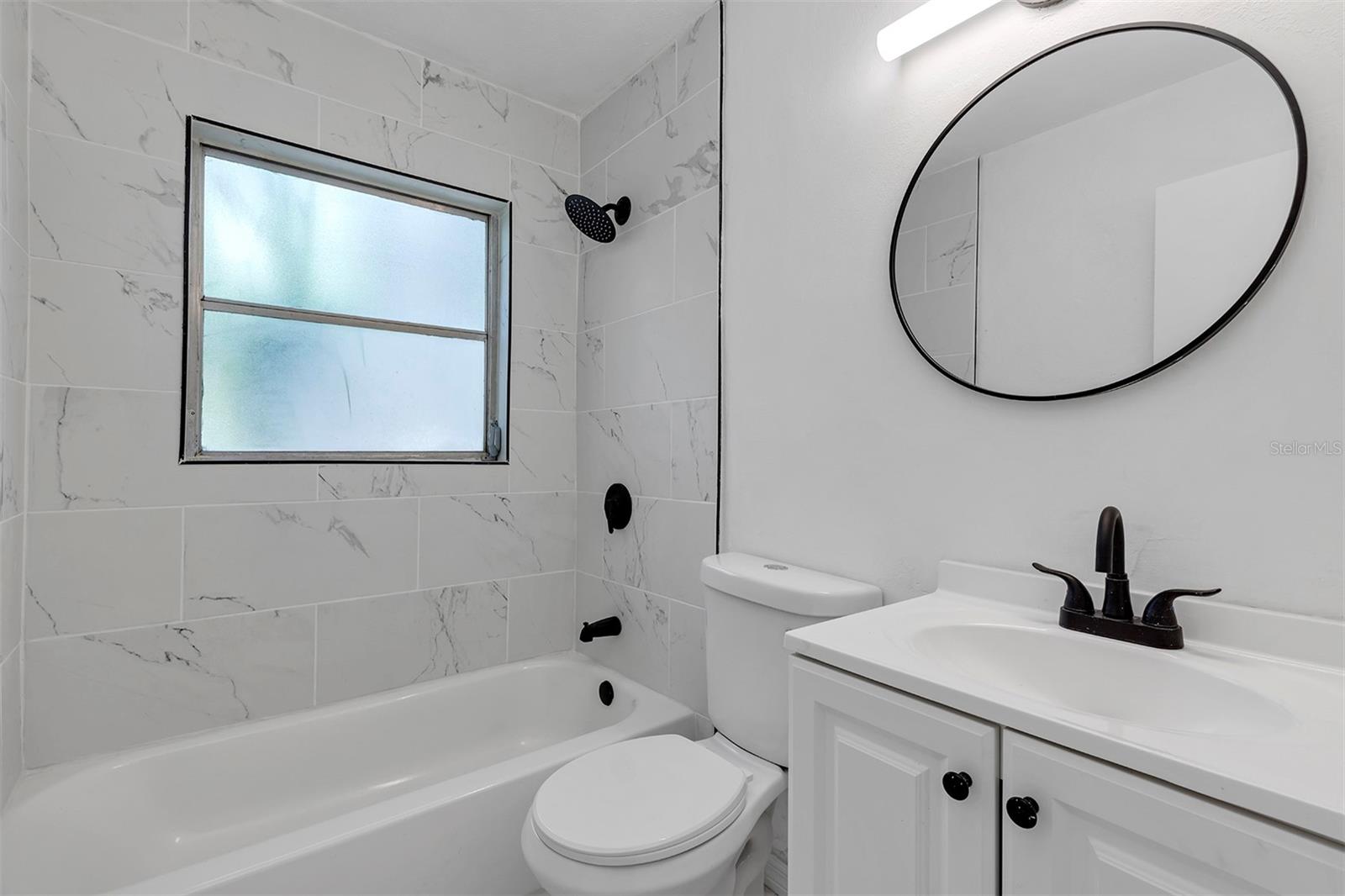 LEESBURG HAMPTON COURT - Residential Lease